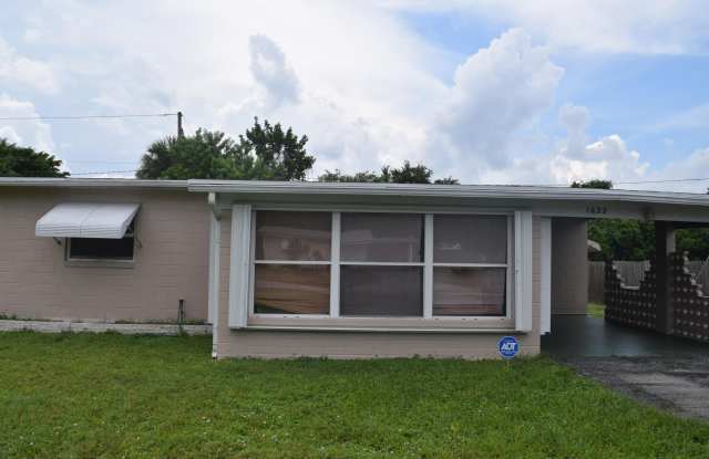 1622 NE Maureen Court photos photos