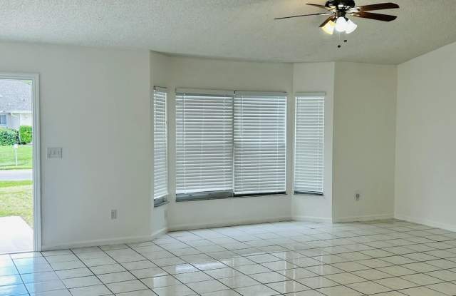 367 SW Donna Terrace Gallery 2