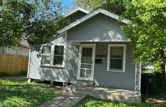 Simple 2/1 downtown - 1717 15th Street, Corpus Christi, TX 78404