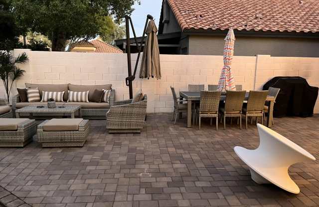 2322 E MILLBRAE Court Gallery 3
