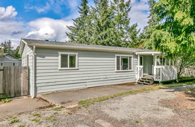 Cozy 3 Bedroom Home on a Large Lot! photos photos