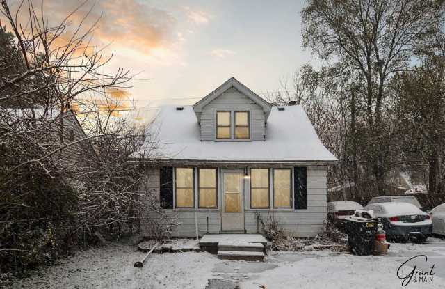 3 Bed Bungelow $1350.00/mo - 4082 Hereford Street, Detroit, MI 48224