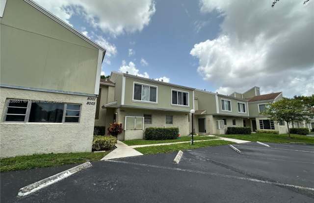8005 Lagos De Campo Blvd photos photos