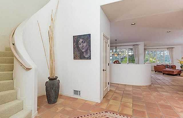 1346 Crest Road Gallery 2