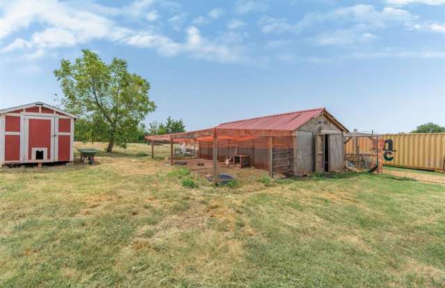 Charming Country Retreat on 5 Acres in Jones Gallery 4