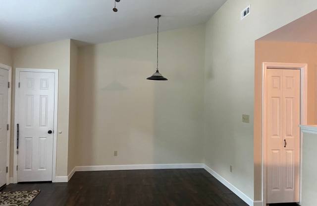 Charming Duplex Gallery 3