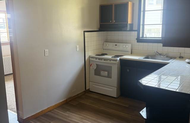 41 S Oak St photos photos