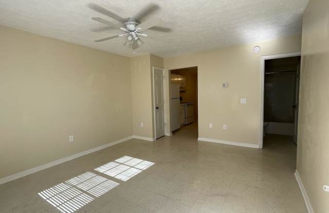 5915 Hilltop Avenue Gallery 3
