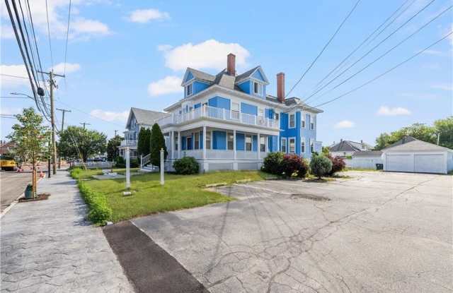 1536 Cranston Street Gallery 2