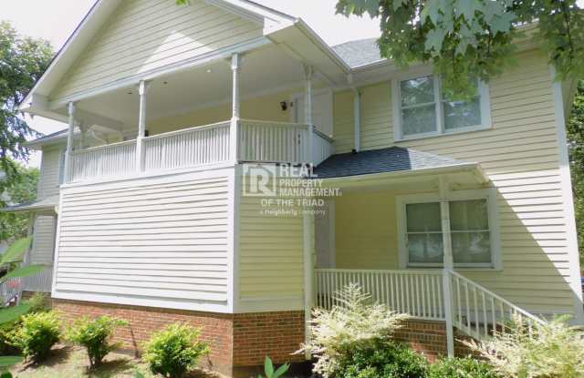 2 Bed / 2 Bath Condo in Walkers Common Near UNCG - 623 Walker Avenue, Greensboro, NC 27401