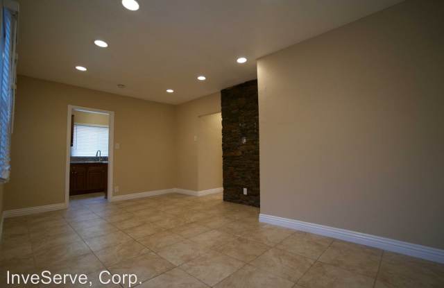 935 E 88TH PLACE Gallery 2