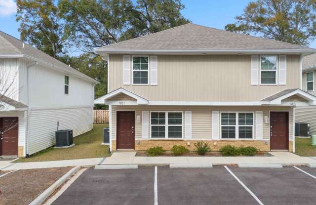 9906 Holsberry unit: 101 photos photos