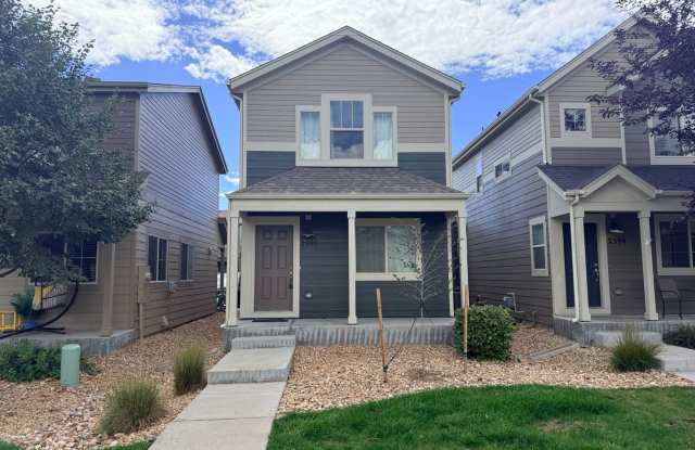 Cozy 2-Bedroom Cottage in Lakes at Centerra with Attached Garage Gallery 1