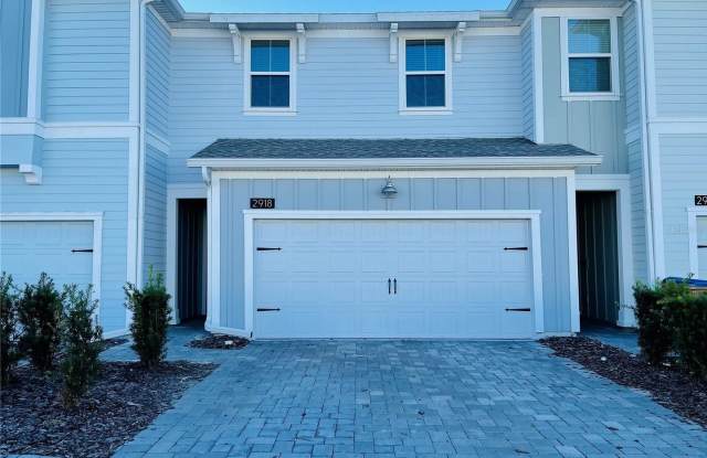3 beds 2.5 bath townhouse for rent in Storey Lake photos photos