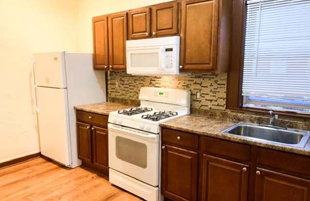 436 Warren Ave - 436 Warren Avenue, Brockton, MA 02301