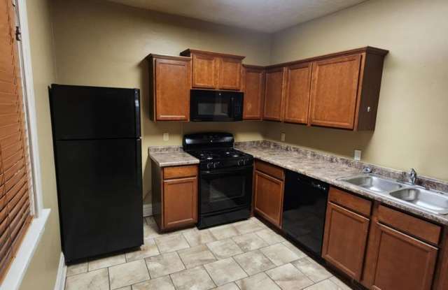 Three Bedroom Villa in Downtown Omaha! Gallery 1