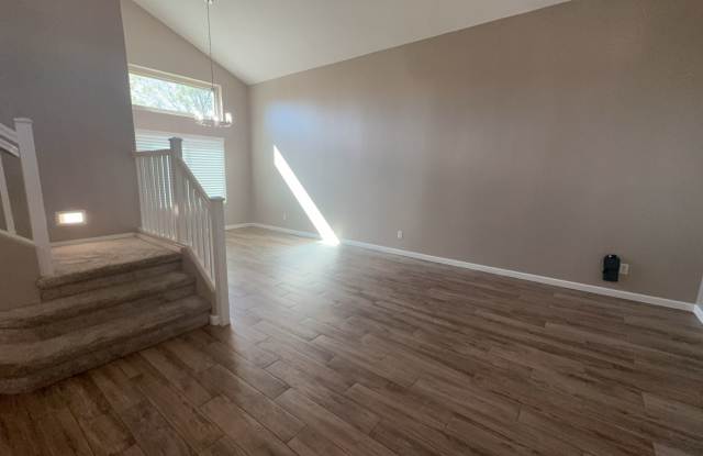 Stunning 4-Bedroom Home with Den, 3-Car Garage & Private Pool! Gallery 4
