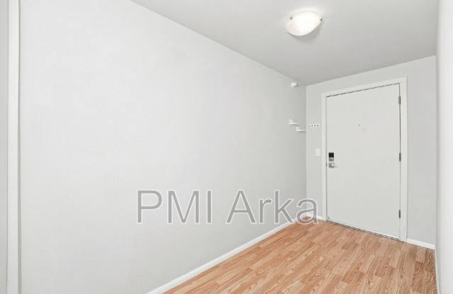 700 Front St S Gallery 2