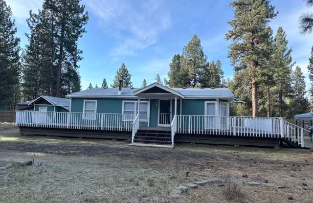 Adorable home in La Pine area, 1.5 acres fully fenced!! photos photos
