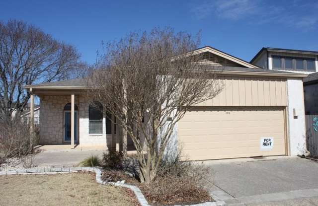 1816 Woodstone Dr photos photos