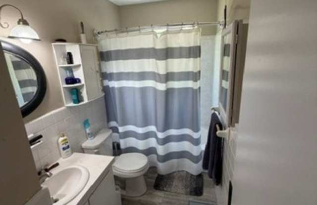 4 Bedroom | 1.5 Bath Home in Wilmington, NC Gallery 4