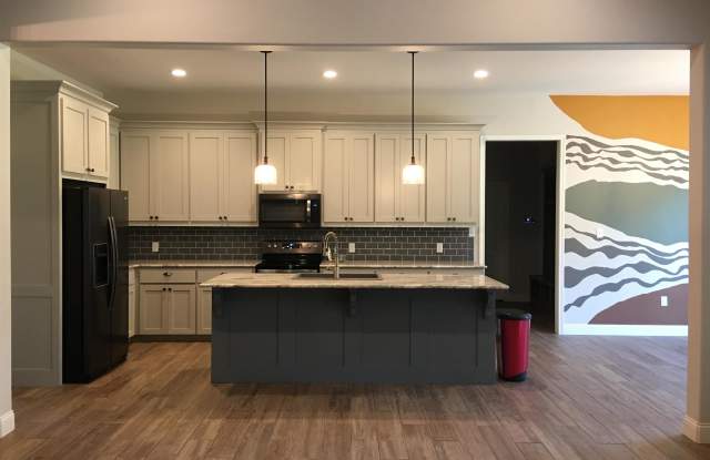 22559 Lake Jackson Rd. Gallery 4