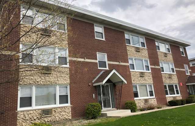 8635 S 84th Court - 8635 84th Court, Hickory Hills, IL 60457