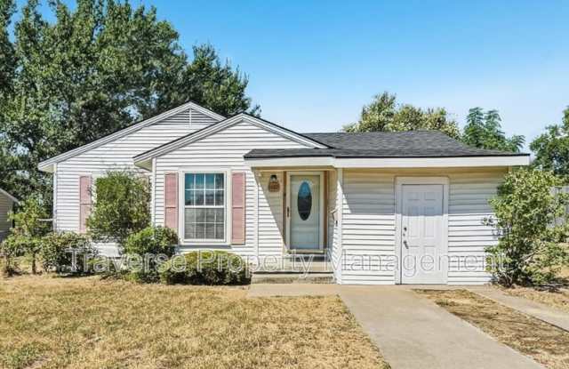 1409 Oliver St photos photos