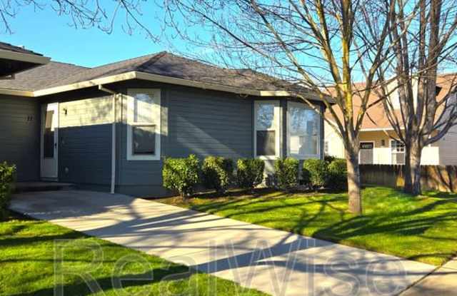 3015 Merriman Gallery 2
