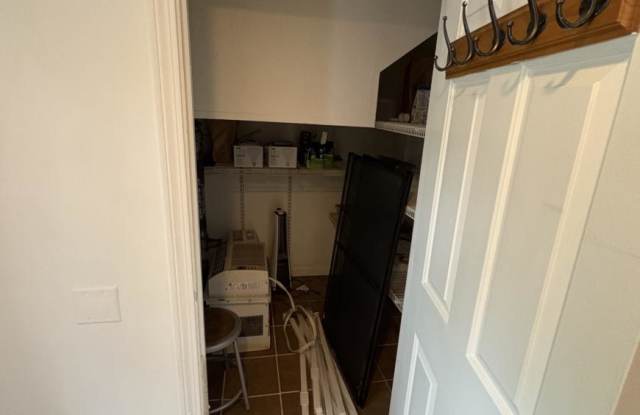 390 Riverway - 390 Riverway, Boston, MA 02115