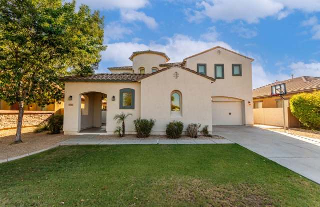 Beautifully upgraded 5 bedroom home with pool! photos photos