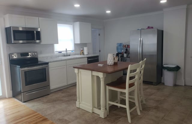 96 98 Mount Vernon Street - 96 98 Mount Vernon St, Dover, NH 03820