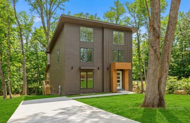 102 Sunnybrook Trail Gallery 1