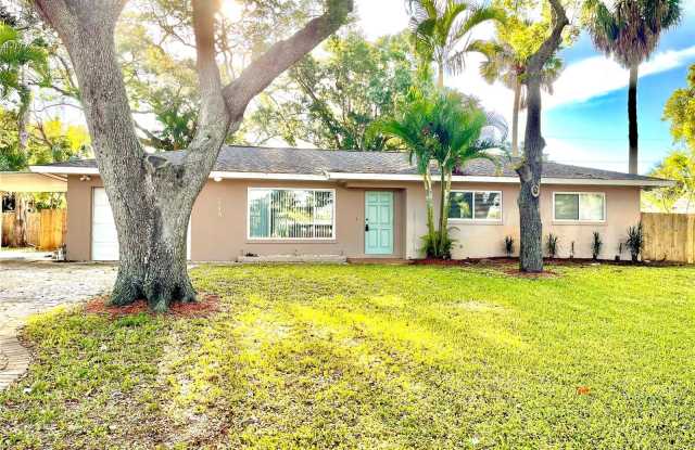 215 20TH STREET NW - 215 20th Street Northwest, Largo, FL 33770