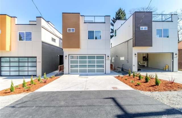 Spacious New Construction House with 5 bedrooms and a Rooftop! photos photos
