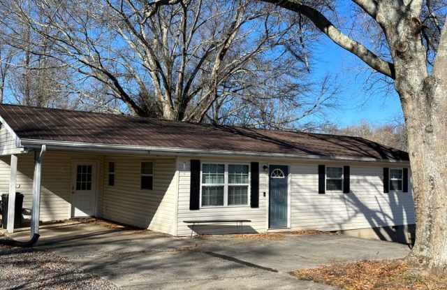 3 Bedroom, 1 Bath House - 5945 Cleveland Highway, Hall County, GA 30527 3 Bedroom, 1 Bath House - 5945 Cleveland Highway, Hall County, GA 30527