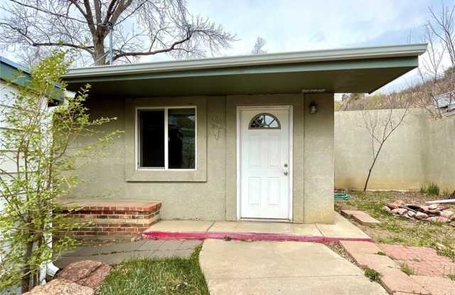1318 N Chestnut Street photos photos