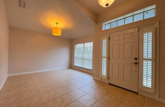 Beautiful 3 Bedroom Home in LPGA! Gallery 3
