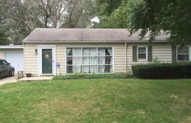 3 bed/1bath - Great location photos photos
