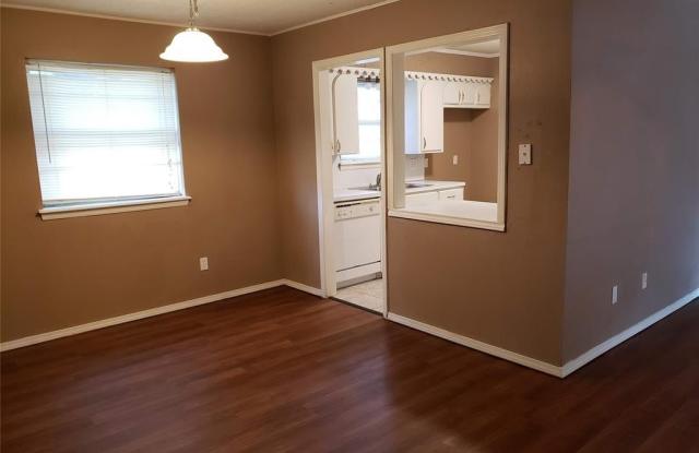1932 Elmhurst Drive Gallery 4