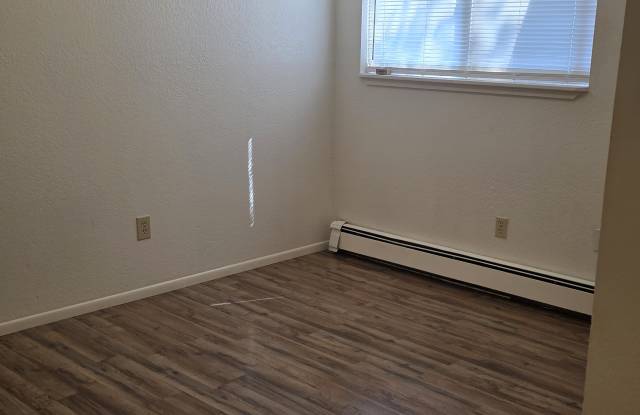2543 Grand Avenue - 1 Gallery 4