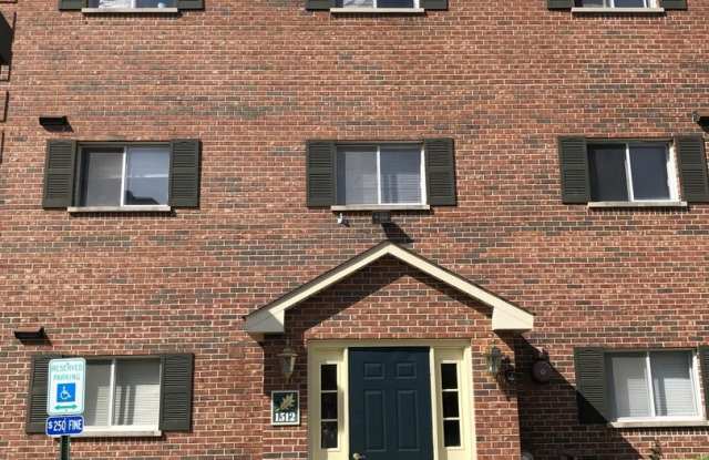 1512 North River West Court Gallery 2