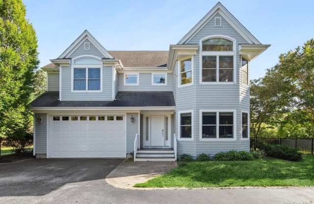 6 Post Fields Lane Gallery 1