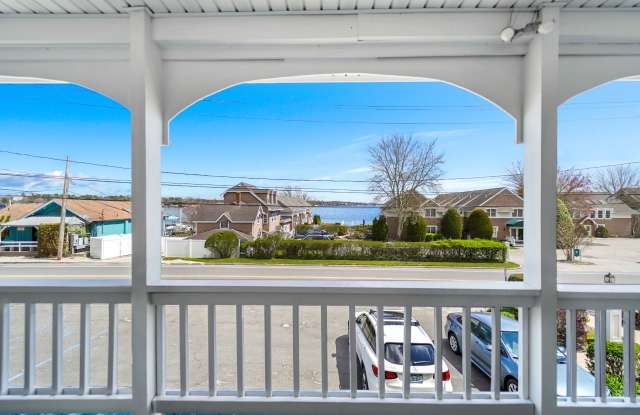 62 CANOE PLACE RD UNIT 625/6 Gallery 4