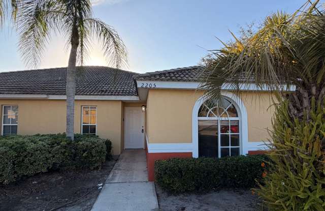 Mediterranean 3BR Villa with Water View | Resort-Style Living in Lake Marion Golf Resort photos photos