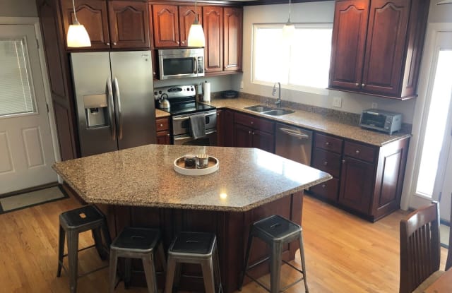 1428 Ruth Dr - 1428 Ruth Drive, Kirkwood, MO 63122