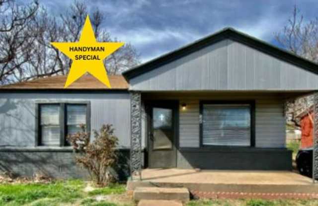 Handyman Special $0 First Month's Rent / “You fix, you SAVE BIG!!” Contact Diane for details: 806 704-3055 ext 2 Gallery 1
