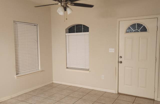 215 N Prairie St photos photos