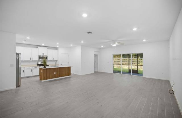 3492 NE 38TH Lane Gallery 3