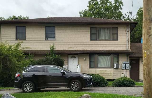 295 Concord Street - 295 Concord Street, Dix Hills, NY 11746